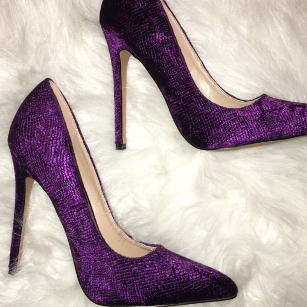 NEW - Miss Lola Heels - Size 7